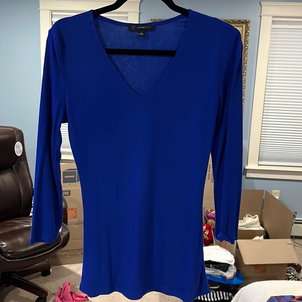Size Large V-neck top new without tags.